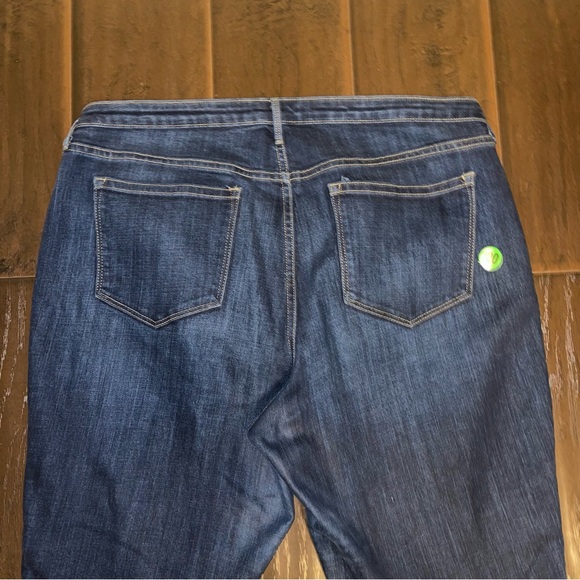Old Navy dark wash straight jeans women’s size 14 - Picture 2 of 4